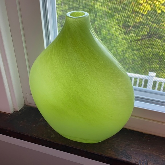 Green Vase Glass - Picture 1 of 7